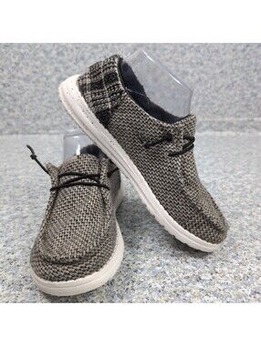 Hey Dude Women's Size 6 Wendy Woven Zig Zag casual slip-on moccasin sneakers.